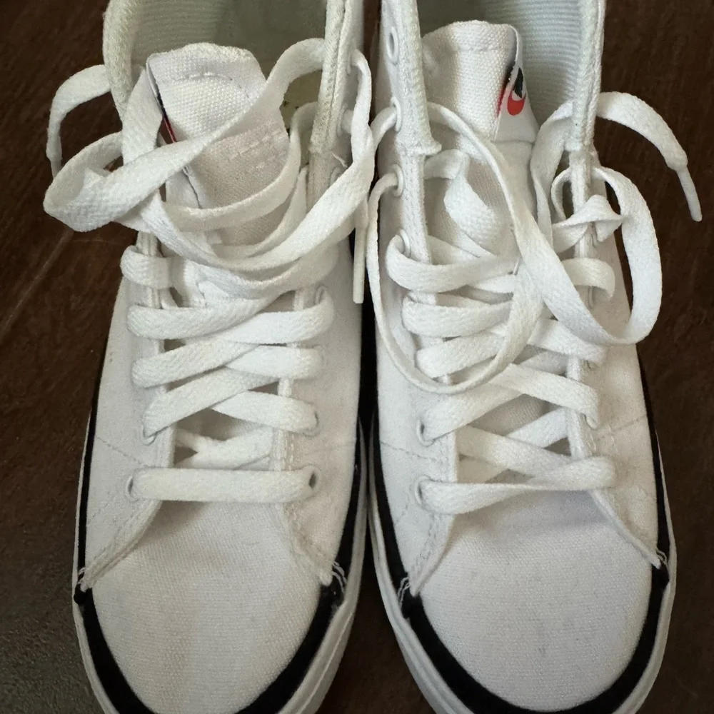NWOT Nike White Mid-Top Sneakers - Picture 2 of 6